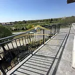 Victoria Апартамент *